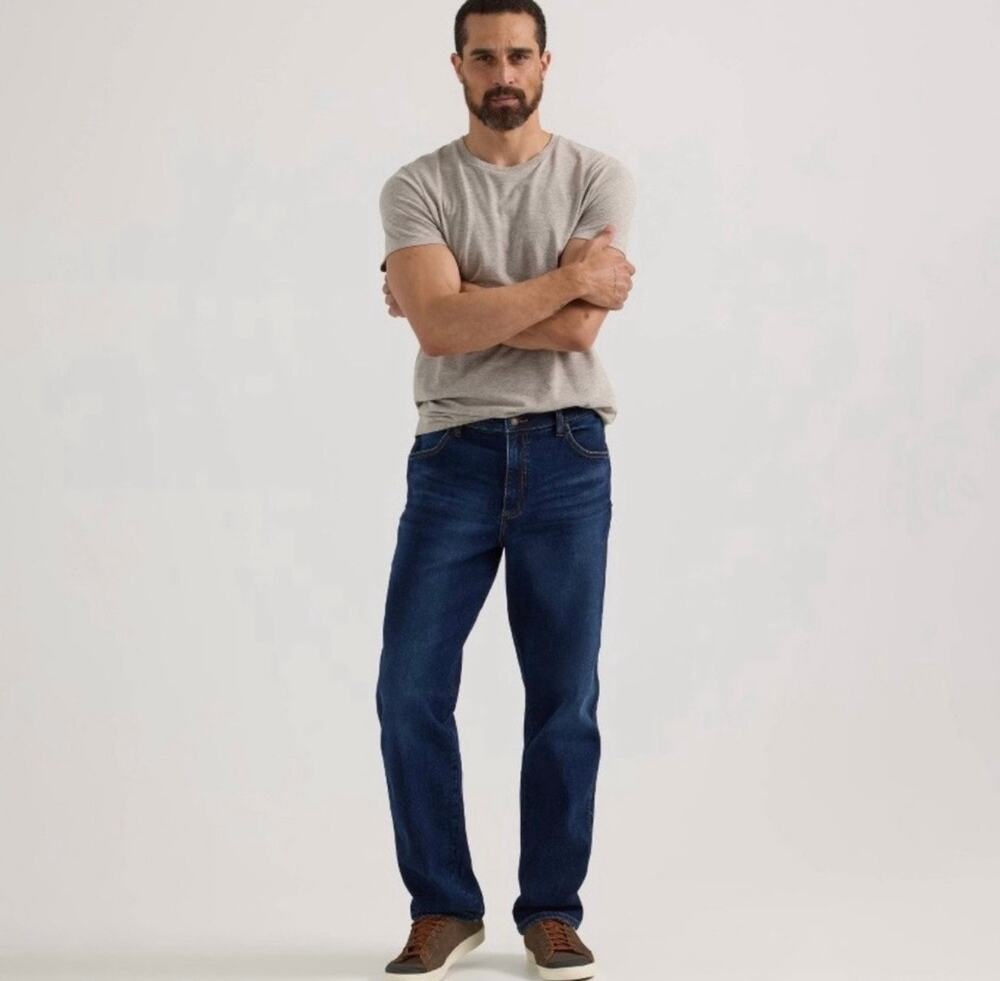 Wrangler Men’s Relaxed Straight Leg Stretch Jeans 36x30 Dark Blue Denim NWT